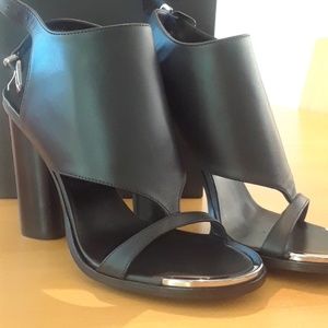 - BRAND NEW - Open Toe Heel Boot